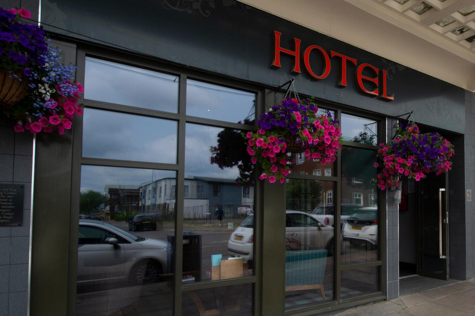 The Saxon Crown Wetherspoon Corby Eksteriør bilde